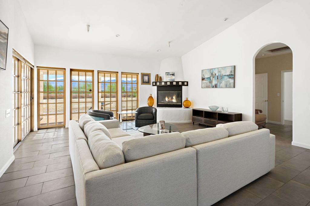 MLS #219139215DA image #3