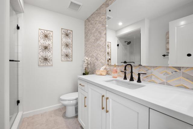 107 Starbright, Irvine CA: https://media.crmls.org/mediaz/4862107b-d39f-42df-b955-bc62bd6c67a7.jpg