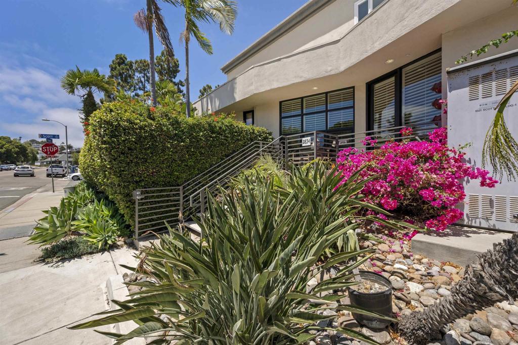 1021 Scott - photo 10