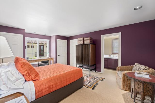 7612 Hillside Dr, La Jolla CA: https://media.crmls.org/mediaz/4862cc63-6c6f-4425-b5fc-4045d1f0c59c.jpg