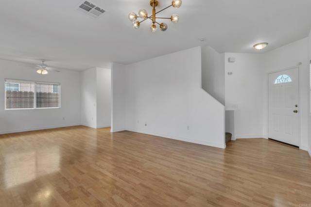 Detail Gallery Image 4 of 39 For 1552 Elizabeth Ln, El Cajon,  CA 92019 - 3 Beds | 2/1 Baths