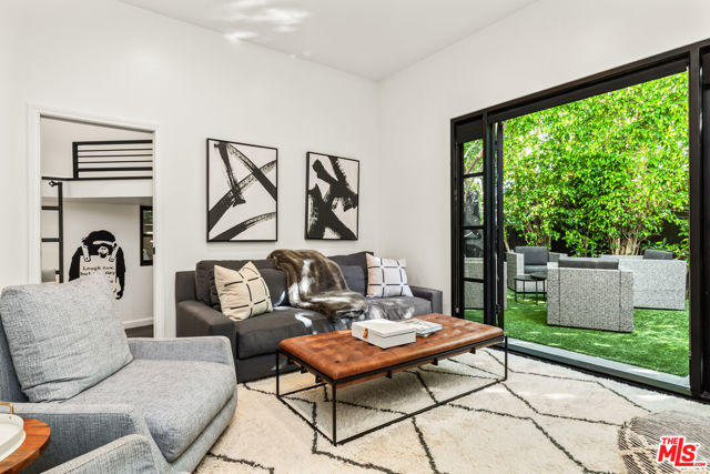 3159 Thatcher Avenue, Marina del Rey CA: https://media.crmls.org/mediaz/48631aa4-0e10-4d5e-9076-b3912647b2a4.jpg