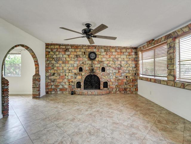 9980 Hoylake Road, Desert Hot Springs CA: https://media.crmls.org/mediaz/48632abb-34cf-4743-a2e9-e2a51d816677.jpg