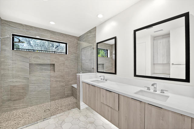 795 Obsidian W Loop, Palm Springs CA: https://media.crmls.org/mediaz/48637b06-1591-4a71-b360-ab0a8fa99995.jpg