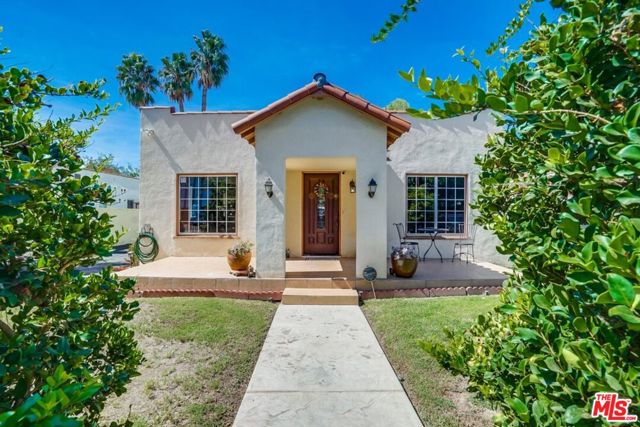 5653 Case Avenue photo 1