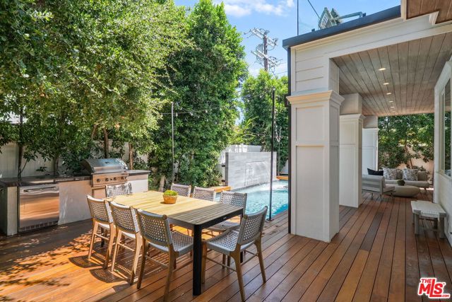 18057 Valley Vista Boulevard, Encino CA: https://media.crmls.org/mediaz/48643ddc-a267-4616-a348-d4682fc00d23.jpg