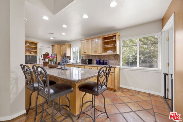 28461 Driver Avenue, Agoura Hills CA: https://media.crmls.org/mediaz/48651ea4-dcb0-4bef-8ee4-78553b3e47cc.jpg