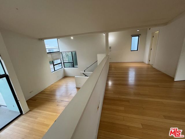 320 Indiana Avenue, Venice CA: https://media.crmls.org/mediaz/486533a2-4bf8-4d5a-bfd6-62a07654545c.jpg