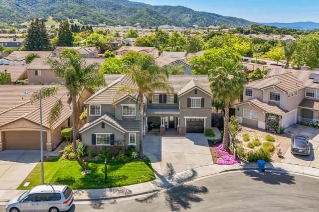 6371 Blackberry Court, Gilroy CA: https://media.crmls.org/mediaz/48655876-66c7-4b55-95e2-1c30077dbefc.jpg