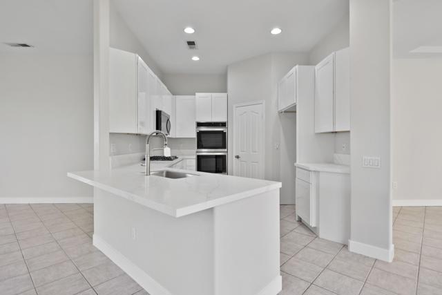 44584 S Heritage Palms Drive, Indio CA: https://media.crmls.org/mediaz/4866135c-757e-4122-ab5b-1d00a9825447.jpg