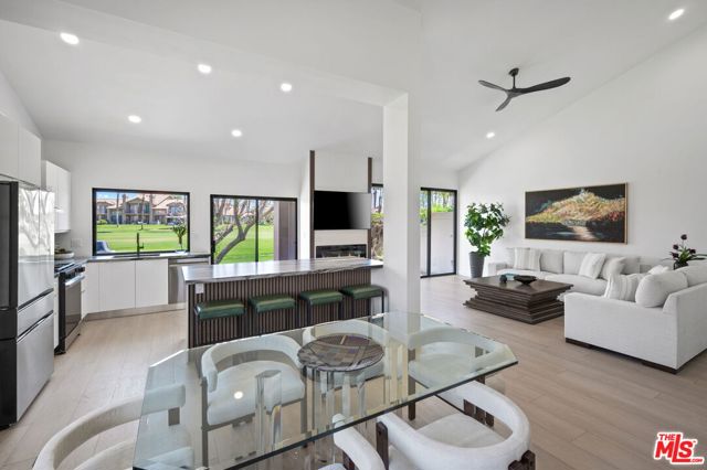 38306 Gazania Circle, Palm Desert CA: https://media.crmls.org/mediaz/486660f1-99c5-4697-9611-ae408b0f201f.jpg