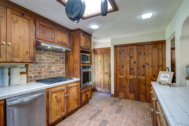 5090 La Honda Road,  CA: https://media.crmls.org/mediaz/486667f9-22a8-433e-a3f0-e33986ebb1f1.jpg