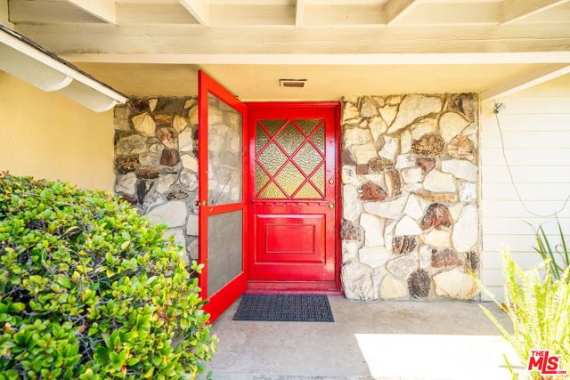 19305 Romar Place photo 4