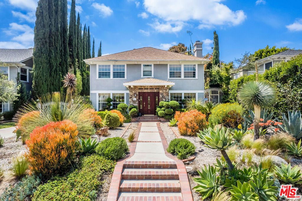 257 S Van Ness Avenue