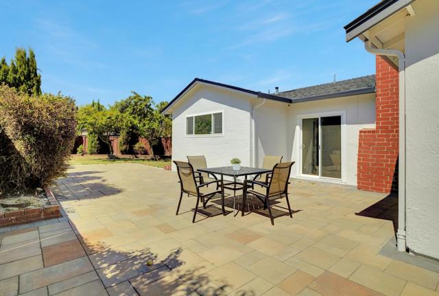 34863 Warwick Court, Fremont CA: https://media.crmls.org/mediaz/48669029-5512-466c-93a2-562bf408b91c.jpg