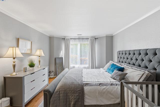 26953 Hayward Blvd, Hayward CA: https://media.crmls.org/mediaz/48669dd9-9a62-4333-a163-2a82f6bc92e5.jpg