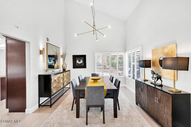 751 Lynnmere Drive, Thousand Oaks CA: https://media.crmls.org/mediaz/48673891-703b-4c62-aa7c-a667aa0a1ddf.jpg