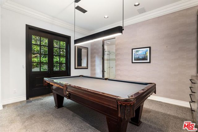 327 22nd Street, Santa Monica CA: https://media.crmls.org/mediaz/486744ee-a6db-4c14-bb80-414de86fd194.jpg