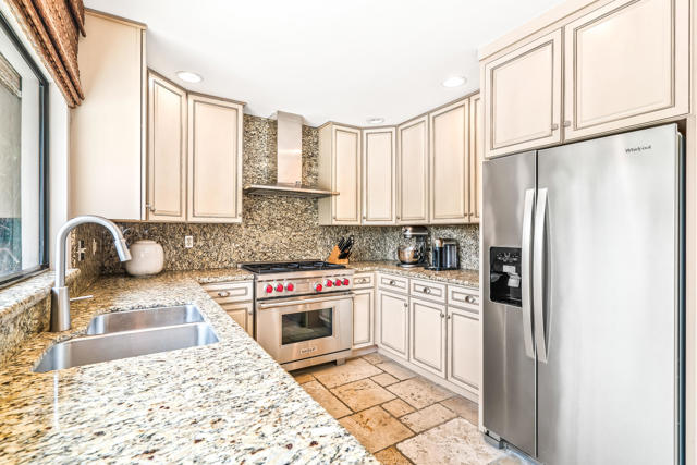 2305 E Sonora Road, Palm Springs CA: https://media.crmls.org/mediaz/48678b77-68bf-40fe-a258-08383629222b.jpg