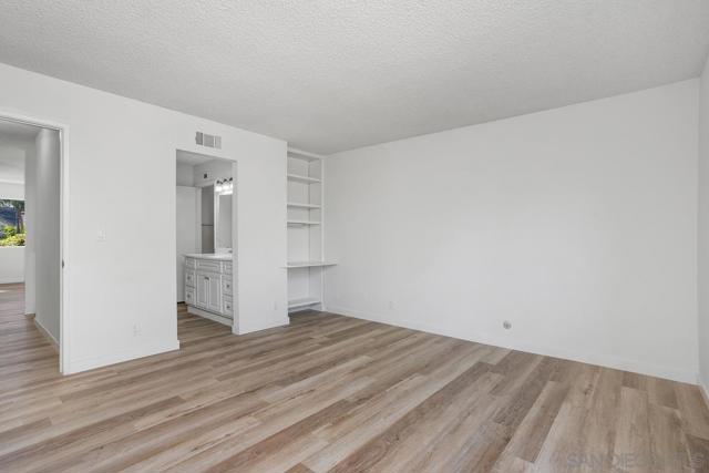 464 Dorsey Way, Vista CA: https://media.crmls.org/mediaz/4867c58d-149e-43a6-80ba-5c88f907dd93.jpg