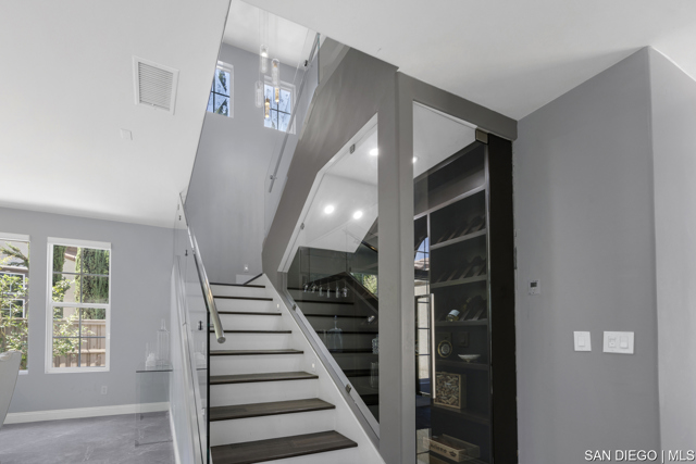 2832 Echo Ridge CT, Chula Vista CA: https://media.crmls.org/mediaz/4868509c-5a53-41c8-b615-9f6c9e9fa01c.jpg