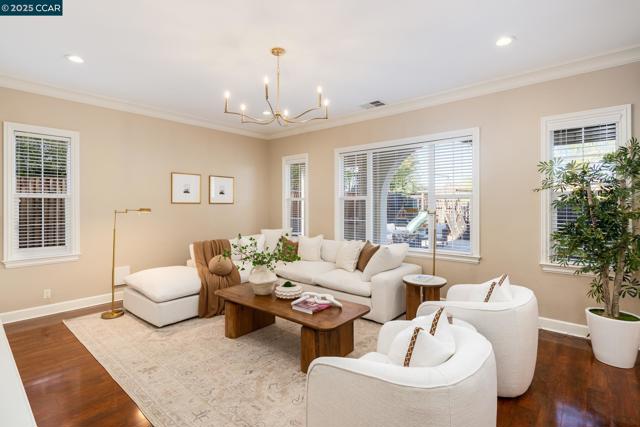 206 Glory Lily Ct, San Ramon CA: https://media.crmls.org/mediaz/486879b3-3cf0-40fb-929b-a6678a6fd8e8.jpg