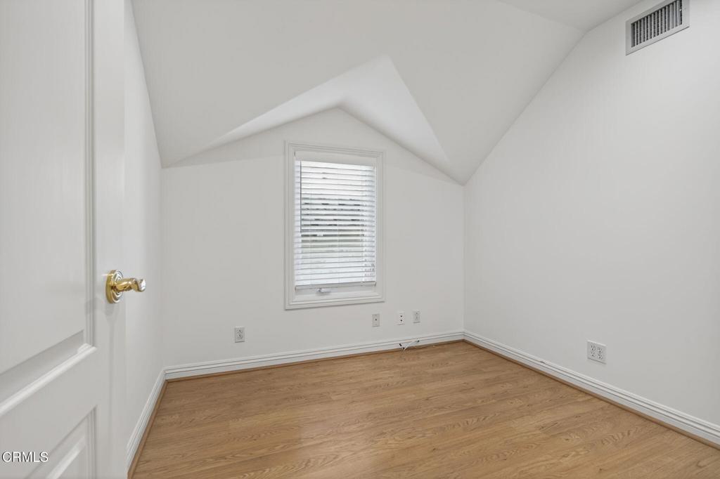 MLS #V1-33403 image #33