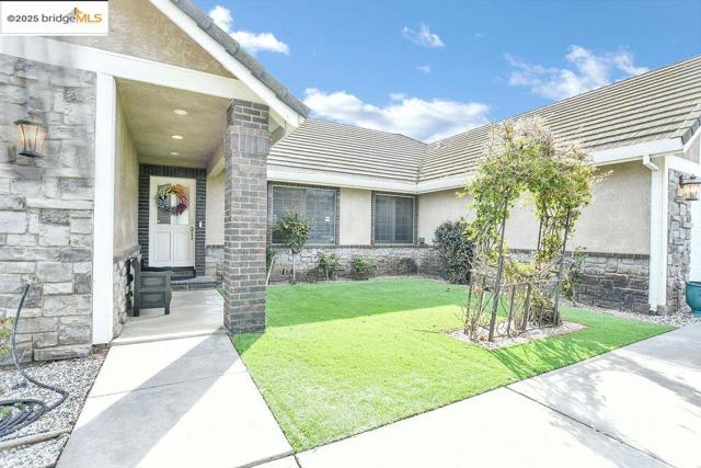 Image 4 of 57 For 6170 Sellers Ave