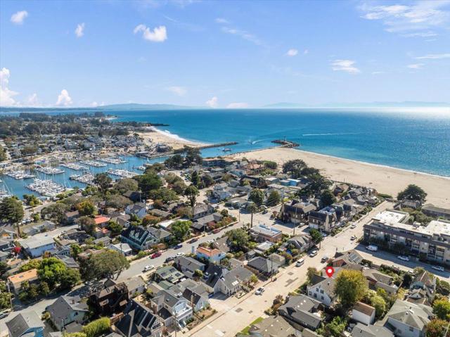 211 2nd Avenue, Santa Cruz CA: https://media.crmls.org/mediaz/4868f1d6-f782-49ff-ab1c-b9f731af0830.jpg