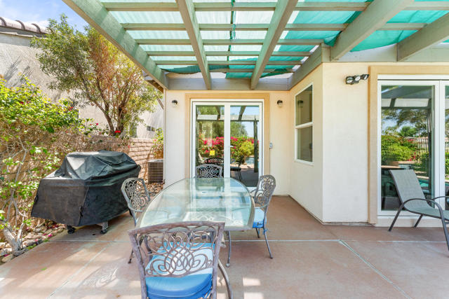82626 Redford Way, Indio CA: https://media.crmls.org/mediaz/486ac0ff-ddc4-4666-b27e-e724b8ee6e83.jpg