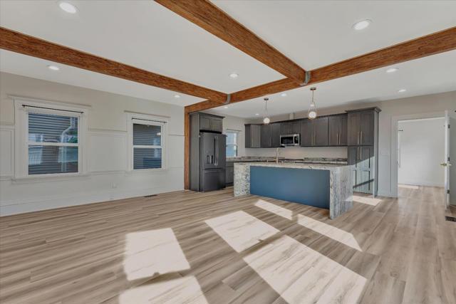2804 Adeline Street, Emeryville CA: https://media.crmls.org/mediaz/486bced8-a055-48c2-b153-53f253ba899d.jpg