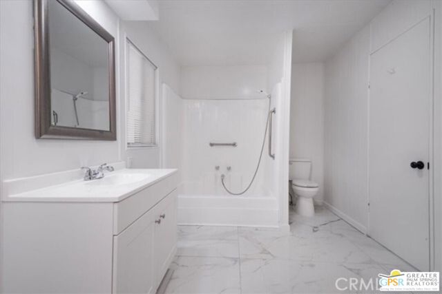 38 Paseo Laredo N, Cathedral City CA: https://media.crmls.org/mediaz/486cfe4f-7f11-4715-bd99-5fefc2b3149e.jpg
