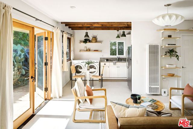3537 Beethoven Street, Los Angeles CA: https://media.crmls.org/mediaz/486d254c-4f7c-426e-826d-d29e219368ef.jpg