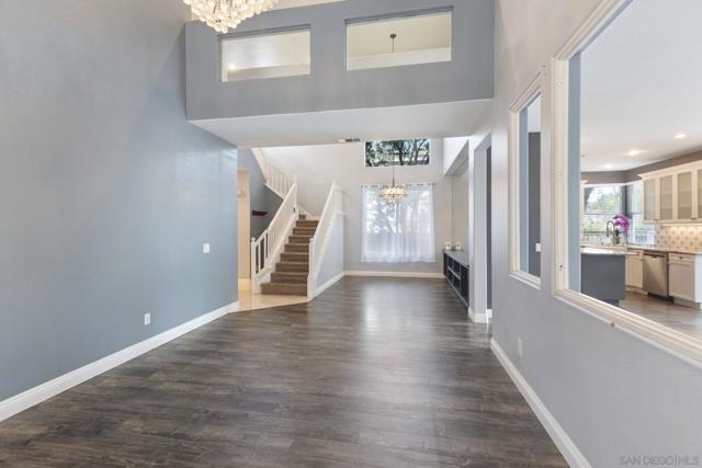 11927 Dapple Way, San Diego CA: https://media.crmls.org/mediaz/486dd46e-6327-4fd4-a941-74be92d969a9.jpg