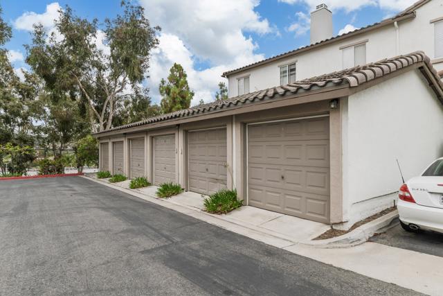 3767 Carmel View Rd #4, San Diego CA: https://media.crmls.org/mediaz/486e8b6b-eb76-420f-8bff-1afc4b71d6ac.jpg