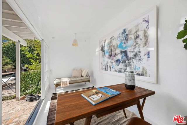 1455 Belfast Drive, Los Angeles CA: https://media.crmls.org/mediaz/486ffd69-e002-499d-847c-6ad17b3ce1ae.jpg