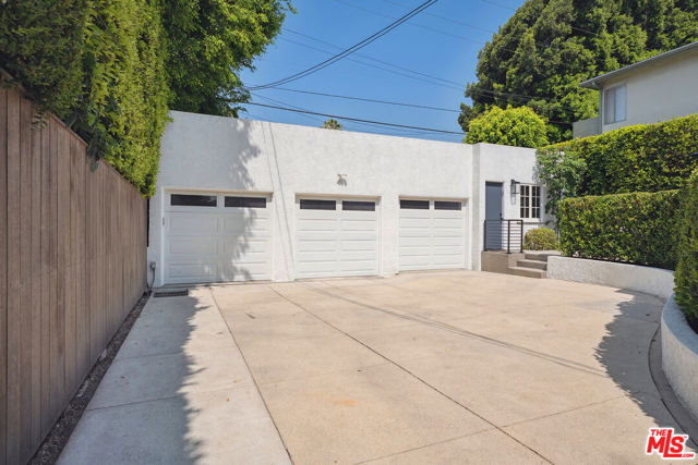 1033 N La Jolla Avenue, West Hollywood CA: https://media.crmls.org/mediaz/48700c34-85d9-4d23-876b-99a919c98617.jpg