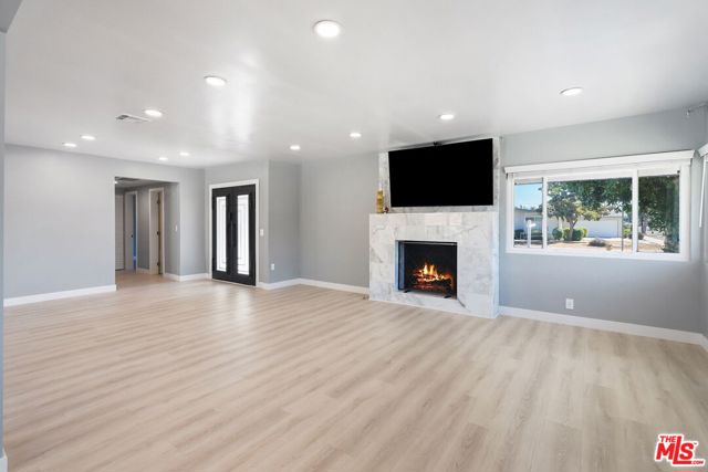 8901 Rubio Avenue, North Hills CA: https://media.crmls.org/mediaz/487026cd-e902-413d-9ac6-6c9440686c48.jpg