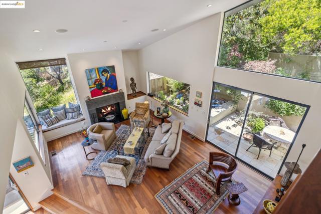 1015 Grand View Dr, Berkeley CA: https://media.crmls.org/mediaz/4870765a-e0f6-444e-94b6-7deababbc57e.jpg