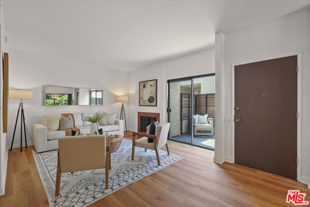 1655 Greenfield Avenue, Los Angeles CA: https://media.crmls.org/mediaz/48709a72-3714-4be8-a485-83309d002c09.jpg