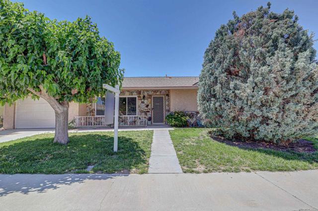 1161 W Westmont Ave, Hemet CA: https://media.crmls.org/mediaz/4870d8e9-9942-4e1a-bec9-9b8eb2bb4bd5.jpg