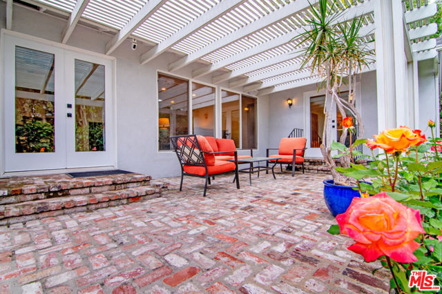 12954 Otsego Street, Sherman Oaks CA: https://media.crmls.org/mediaz/48714e67-f1b3-4a56-b8fe-060715221451.jpg