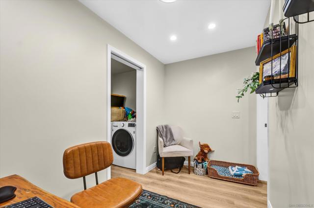 4927 Ellenwood Drive, Los Angeles CA: https://media.crmls.org/mediaz/4871d574-c09c-4de3-bce0-e31b81d20917.jpg