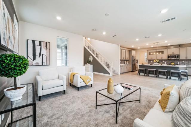 7030 Provincial Street, Tracy CA: https://media.crmls.org/mediaz/4871d964-664b-48d2-883c-069d5f7eba17.jpg