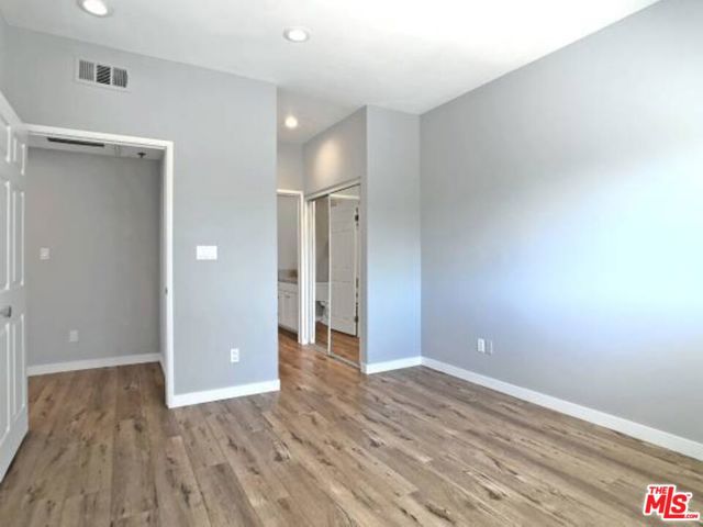 10560 SANTA MONICA, Los Angeles CA: https://media.crmls.org/mediaz/4871fbe3-aec1-4c07-8c3d-e5b789a05893.jpg