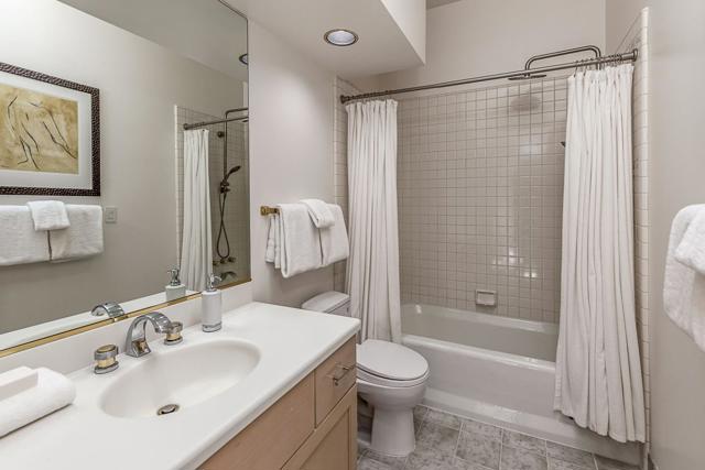 3 Oak Forest Court, Portola Valley CA: https://media.crmls.org/mediaz/48721255-72cb-4d54-ba21-d4bef7a3a3fb.jpg