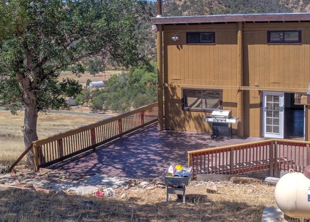 2399 Indian Hill Road, Clearlake Oaks CA: https://media.crmls.org/mediaz/48723d15-642a-46b0-9ffc-3b459736375d.jpg