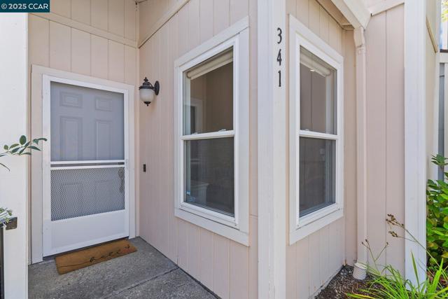 341 Scottsdale Rd., Pleasant Hill CA: https://media.crmls.org/mediaz/487275f2-f92f-404a-8742-6717e087dbcb.jpg