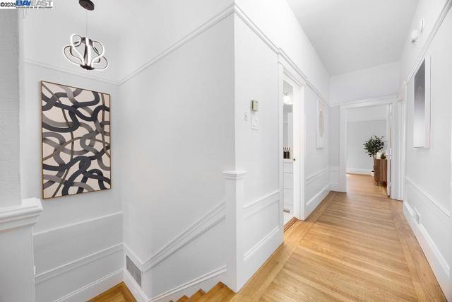 300 Somerset St, San Francisco CA: https://media.crmls.org/mediaz/4872be80-4655-468a-9af5-bd1a78eb07ac.jpg
