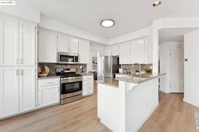 102 Waterview Dr, Richmond CA: https://media.crmls.org/mediaz/4873d7cd-f84a-4359-ae66-fb01d09b349b.jpg